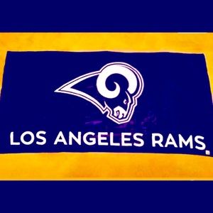 🏈Beach Towel NFL-LA RAMS- SEASON TICKET HOLDER GIFT BOX.🏉